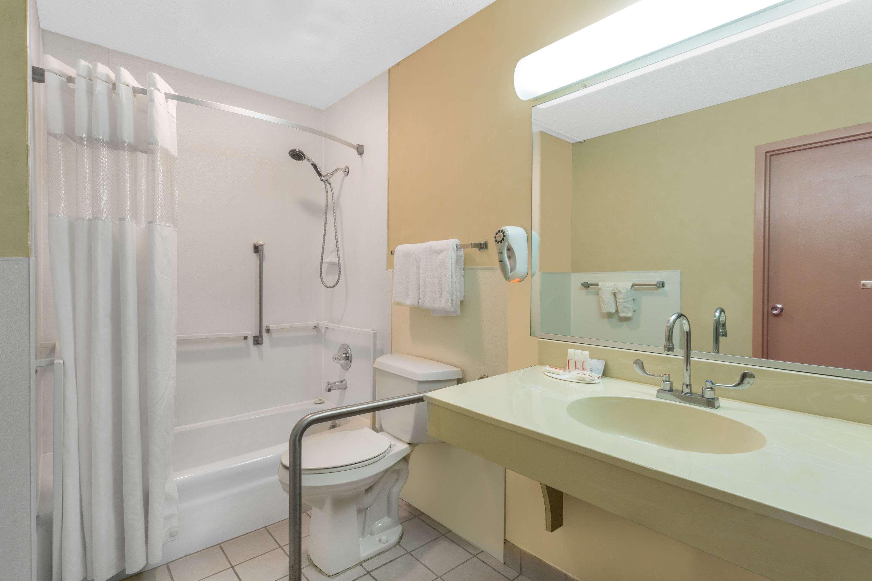 Ramada By Wyndham Harrisonburg Μοτέλ Εξωτερικό φωτογραφία