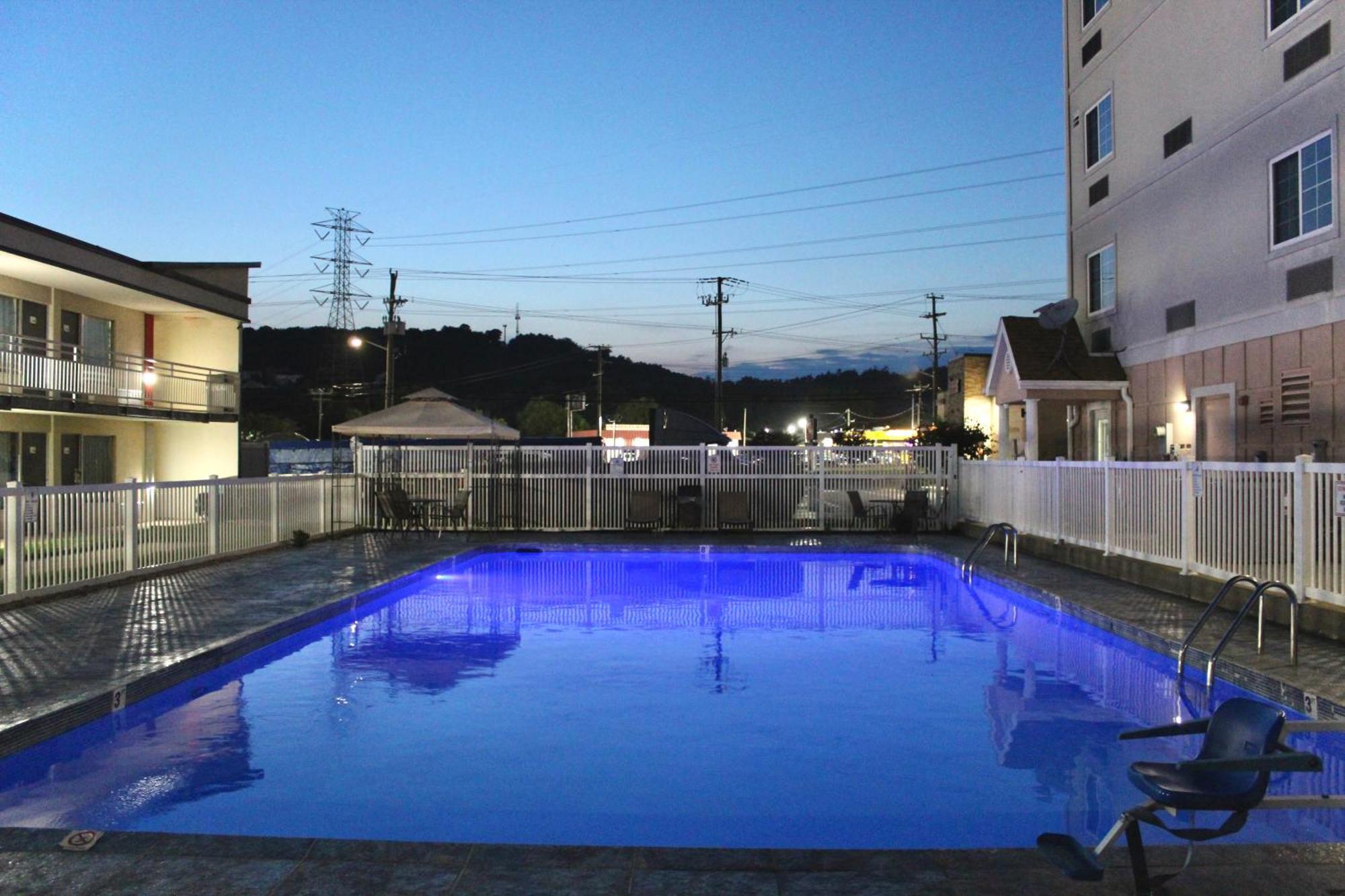 Ramada By Wyndham Harrisonburg Μοτέλ Εξωτερικό φωτογραφία